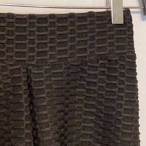 Workout booty shorts size small - Picture 2 of 5